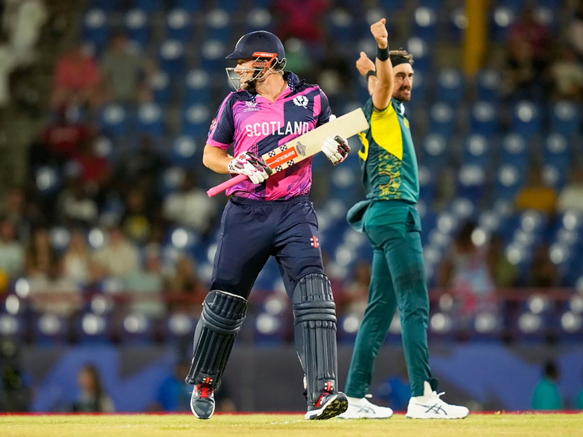 अस्ट्रेलियाको जितसँगै इंग्ल्यान्ड सुपर आठमा प्रवेश