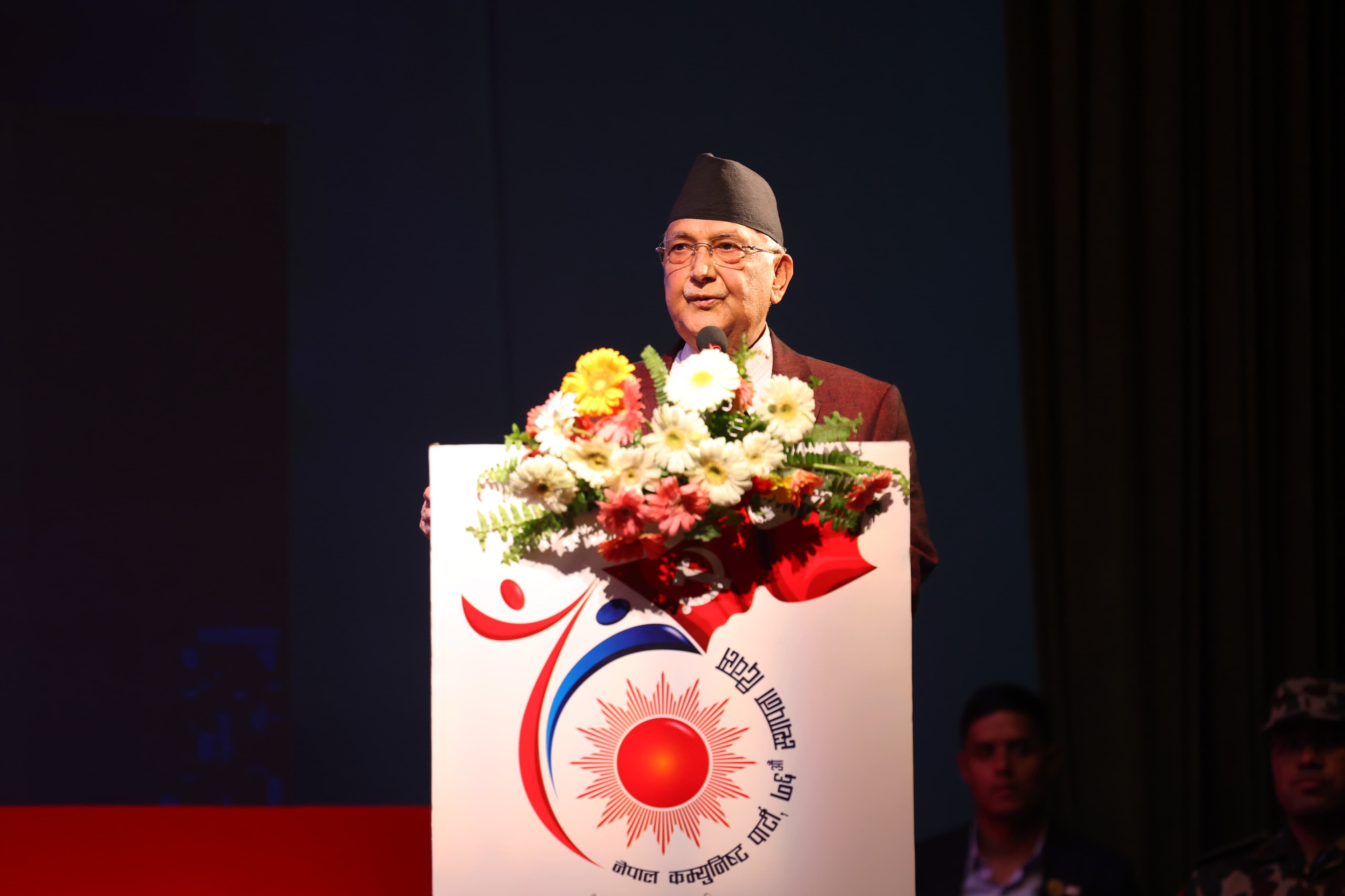 शिक्षामन्त्रीको राजीनामा स्वास्थ्यका कारण आएको प्रधानमन्त्रीको स्पष्टोक्ति