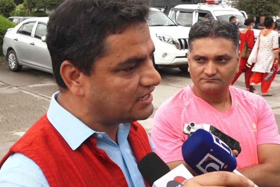 सुन प्रकरणमा नाम जोडिएका माओवादी नेतामाथि पनि अनुसन्धान गर्न प्रधानमन्त्रीलाई प्रदीप पौडेलको चुनौती