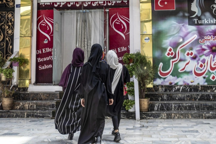 महिलाप्रति कठोर बन्दै तालिबान, अफगानिस्तानका हजारौँ ब्युटी पार्लर  बन्द