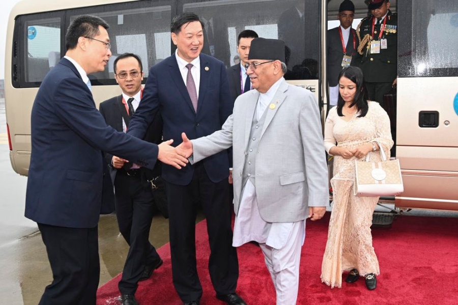 प्रधानमन्त्री दाहाल चीनको हाङ्‌जाओमा, राष्ट्रपति सीसँग शनिबार नै भेटवार्ता हुने