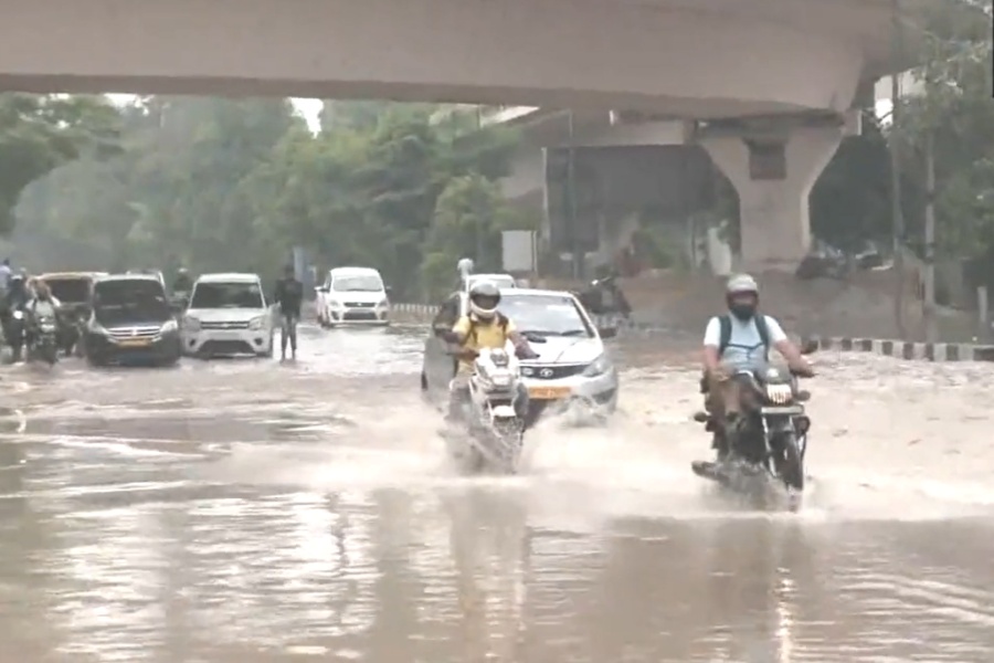 यमुना नदीमा ४५ वर्षयताकै ठूलो बाढी, दिल्लीका सडक जलमग्न