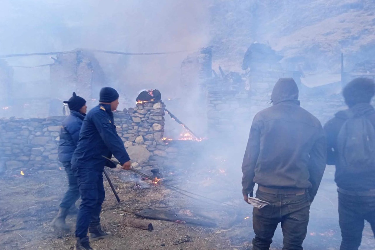 गोरखामा आगलागी हुँदा ३ घर जले