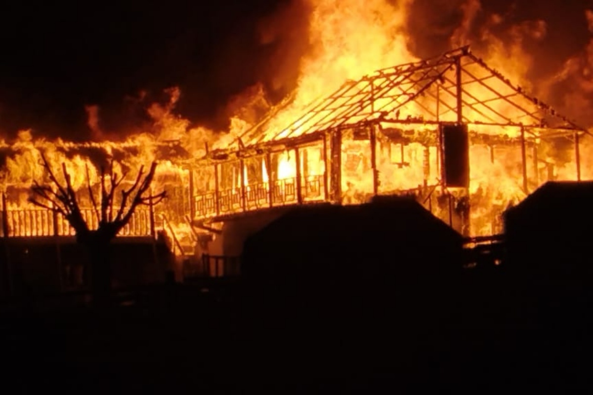 रारास्थित एक होटलमा आगलागी, चार भवन जले