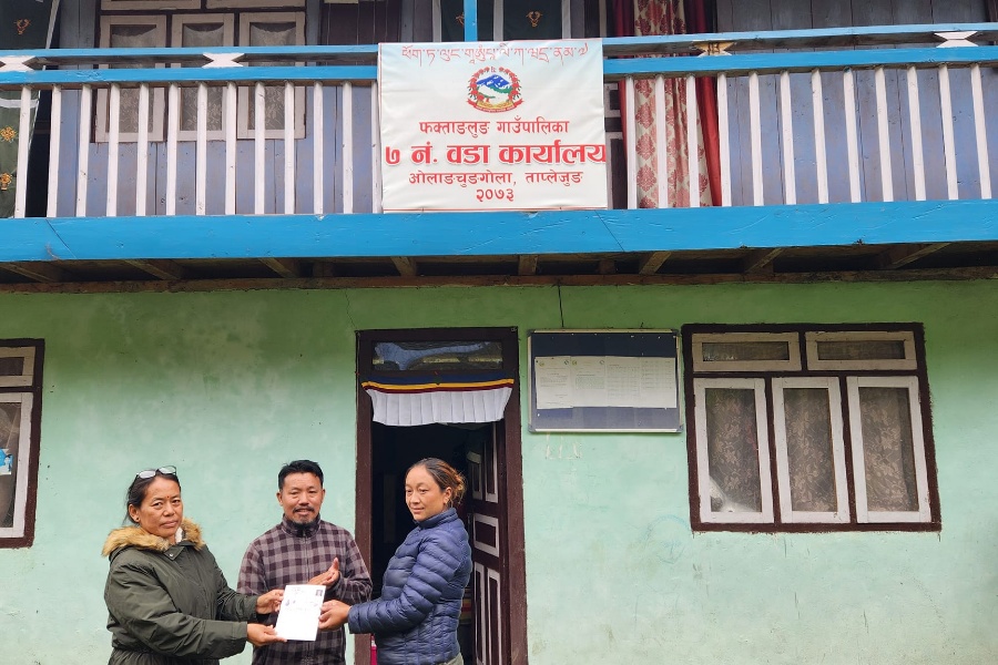 ओलाङचुङगोलाका ८८ जनालाई सीमा प्रवेशपत्र प्रदान, नाका खुलाउन पहल