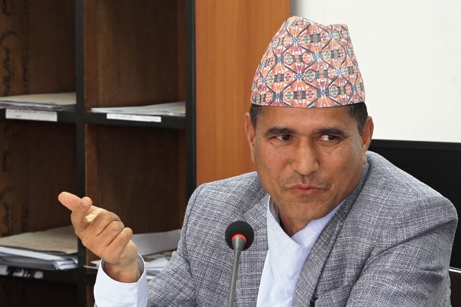 संकटमा अर्थतन्त्र : अर्थसचिव भन्छन्– भार घटाउन खर्च कटौती गर्नुपर्छ