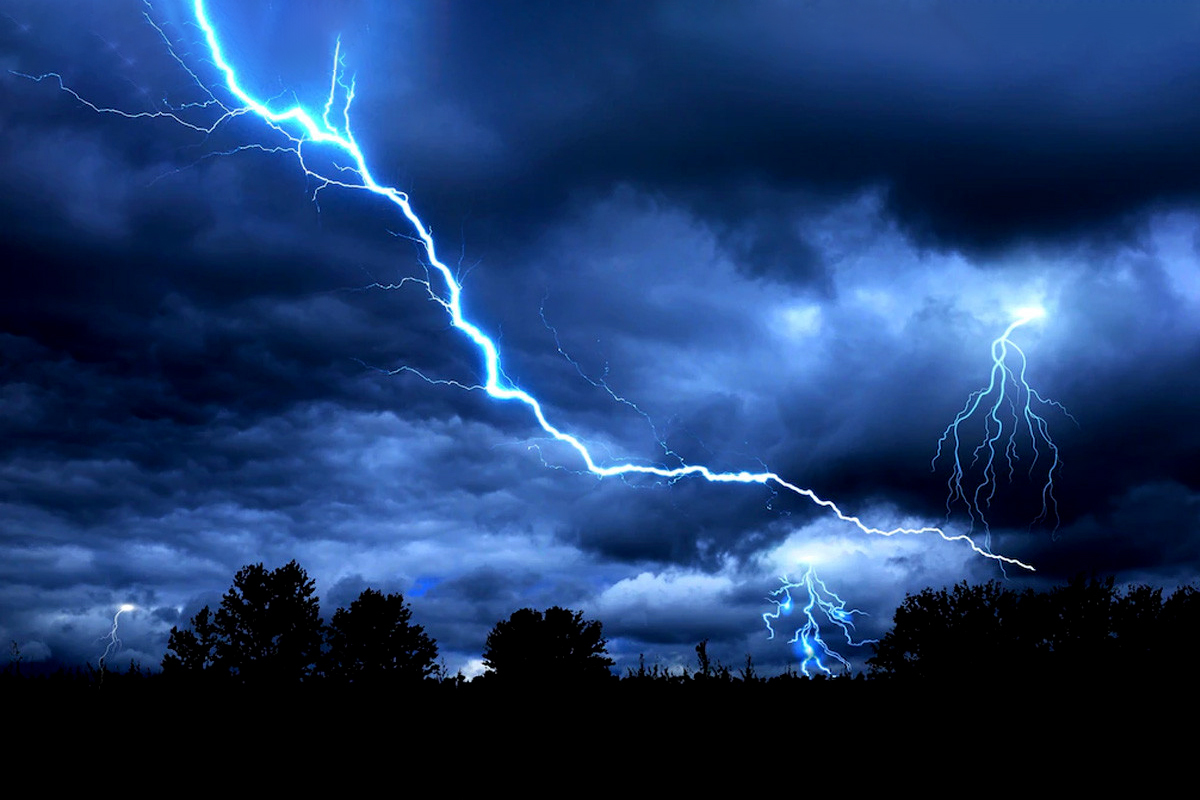 चट्याङ लागेर १७ भैँसी मरे