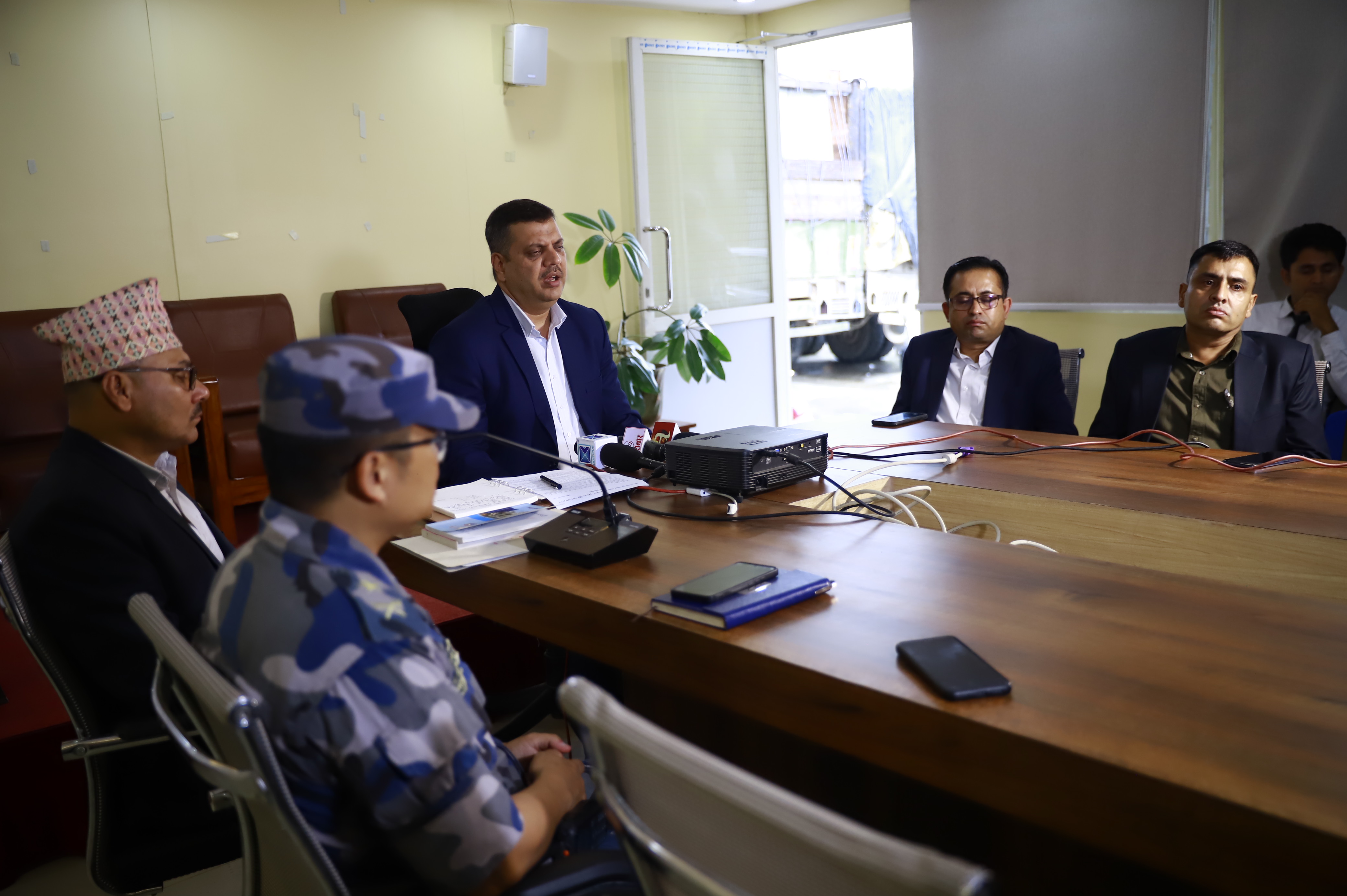 १०० किलो सुन तस्करी प्रकरण अनुसन्धान गर्ने जिम्मेवारी सीआईबीलाई, राजस्व अनुसन्धान विभागले बुझायाे सबै विवरण