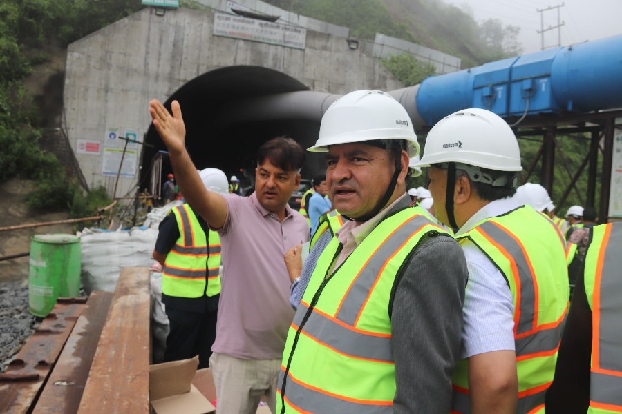 नागढुंगा–सिस्नेखोला सुरुङमार्ग: मुख्य टनेल ४०० र रेस्क्यु टनेल ३५ मिटर खन्न बाँकी