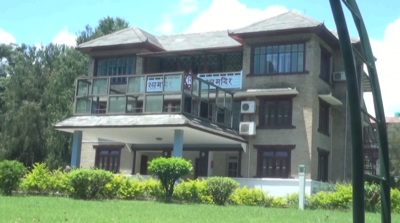 टिकट महँगो भएपछि रत्न मन्दिर छिरेनन् विदेशी पर्यटक