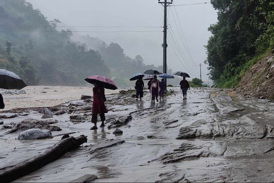 हेलम्बु गाउँपालिकाद्वारा पुनः निर्माणमा सहयोग गर्न आग्रह