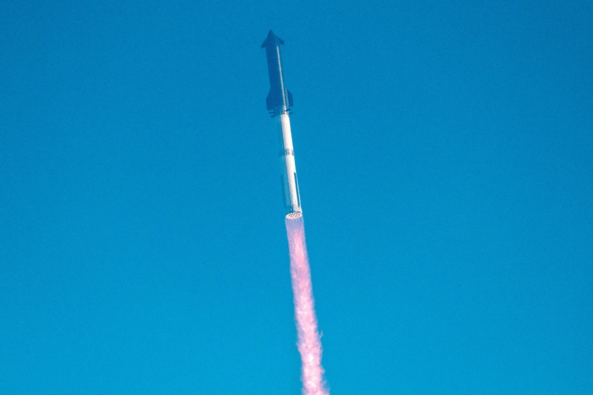 स्पेसएक्सको स्टारसिप मेगारकेट हिन्द महासागरमा विस्फोट