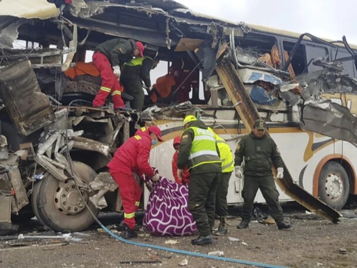 बोलिभियामा सवारी दुर्घटना हुँदा २२ जनाको मृत्यु