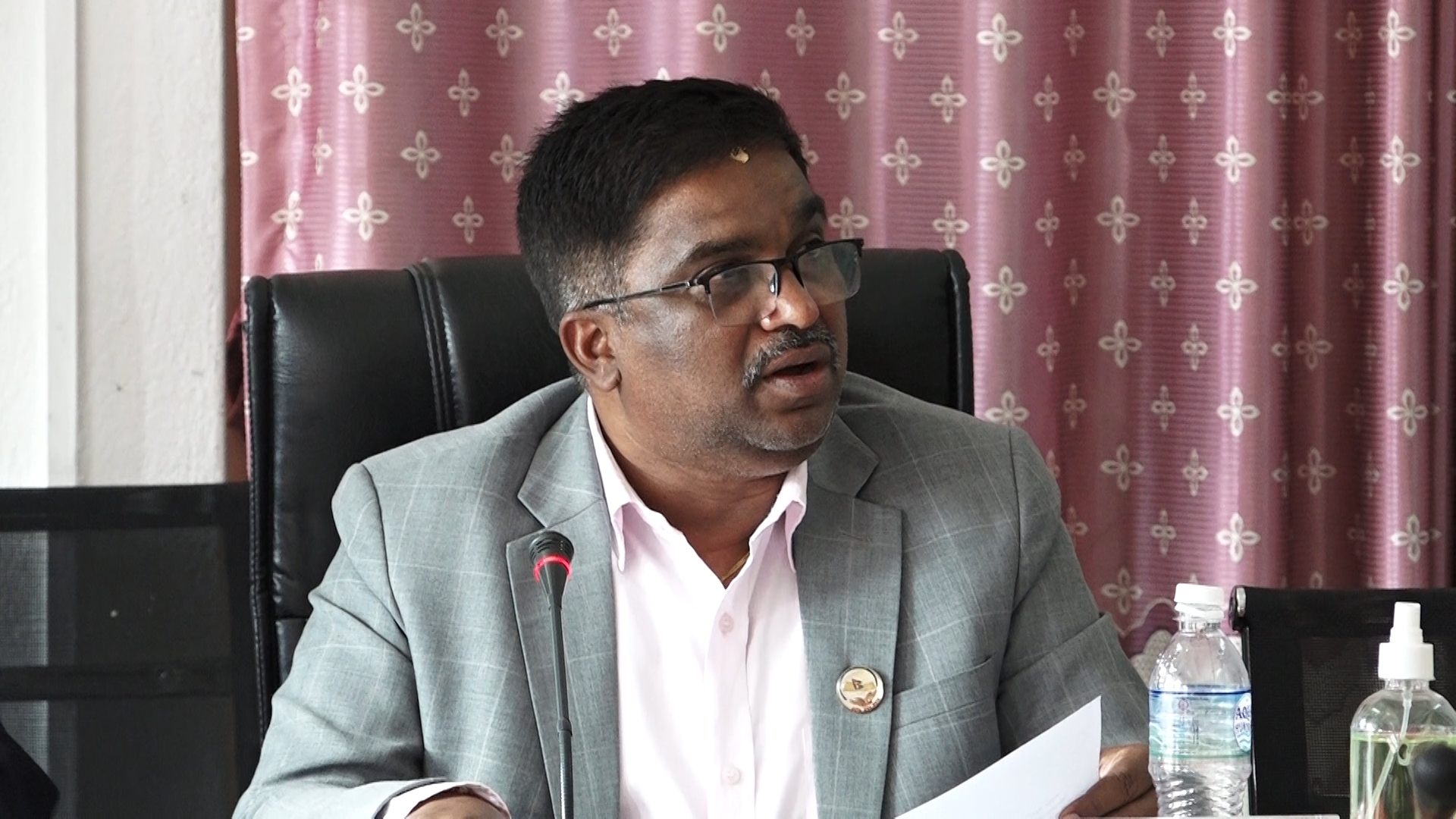 नेवानि र विमानस्थल सुधार प्रतिवेदन तत्काल बुझाउन सरकारलाई संसदीय समितिको निर्देशन