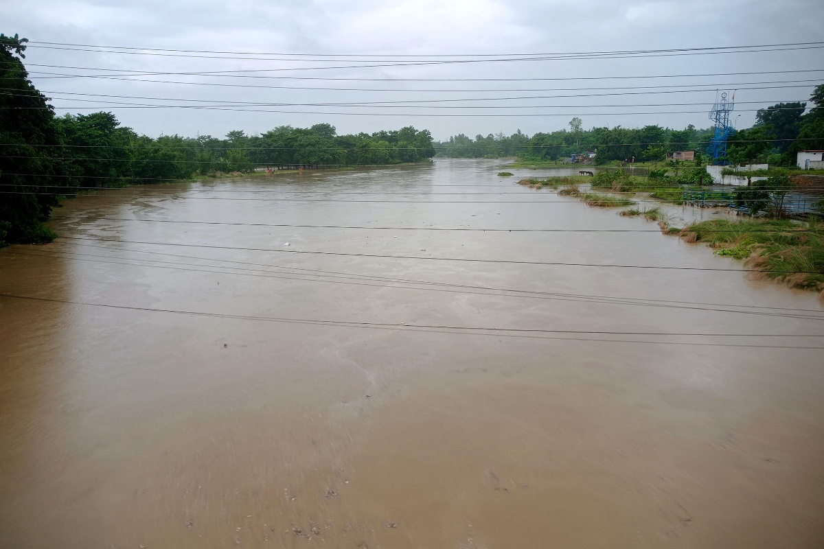 देशभर भारी वर्षा: बाढी, पहिरो र डुबानको जोखिम