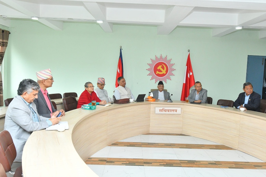 एमालेद्वारा सरकारलाई दिएको समर्थन फिर्ता, मन्त्रीहरूले प्रधानमन्त्रीलाई राजीनामा बुझाउँदै