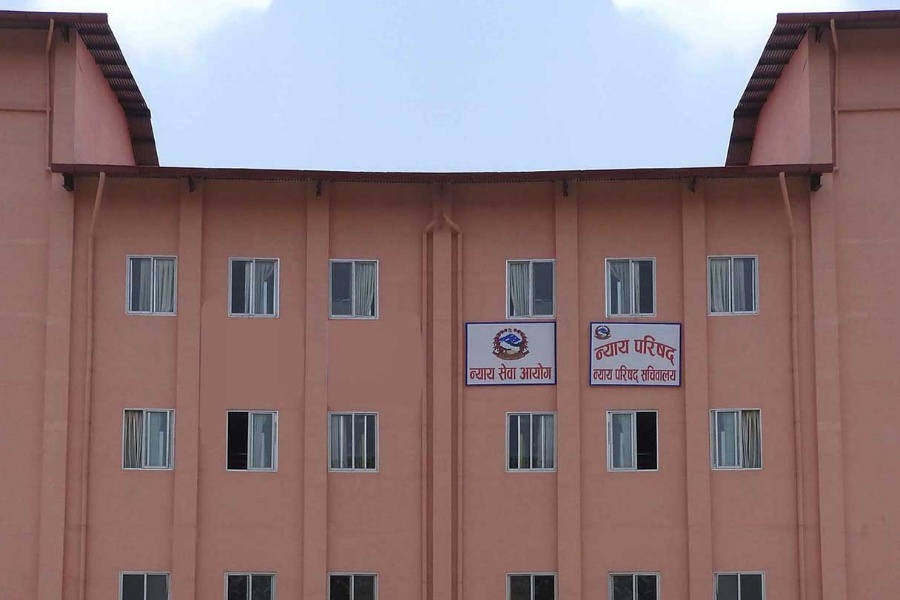 न्यायाधीश थपलिया र निरौलालाई पदमुक्त गर्न सिफारिस