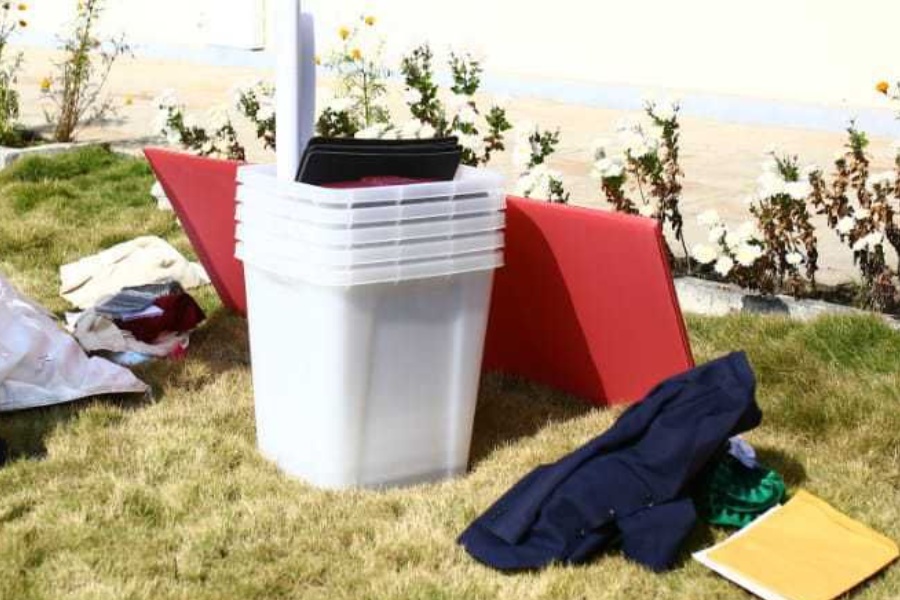 गोरखामा एक हप्ता हिँडेर मतदान केन्द्र पुगे कर्मचारी