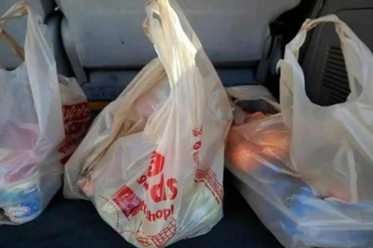 बांग्लादेशका सुपरमार्केटमा पोलिथिन झोला प्रयोगमा प्रतिबन्ध