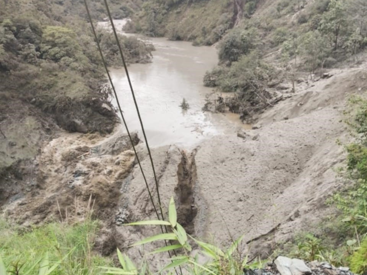 थुनिएको म्याग्दी नदी बग्न थाल्यो