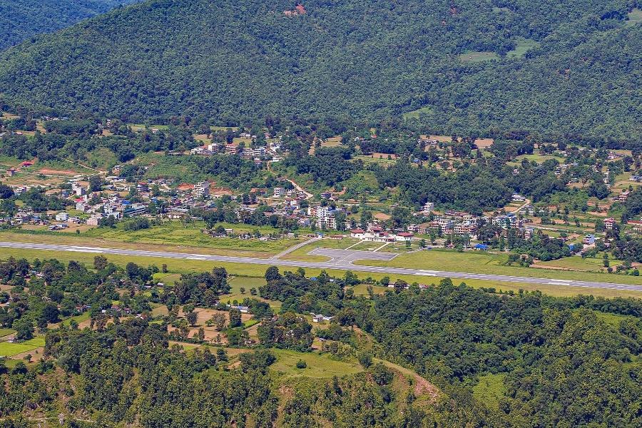 तुम्लिङटार विमानस्थलमा तीन सातापछि उडान