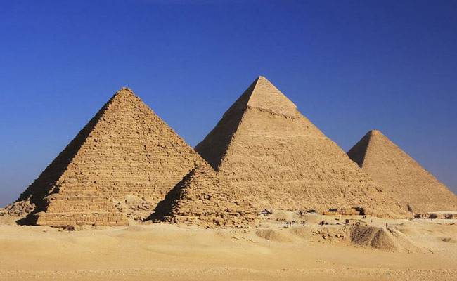 इजिप्टको पिरामिडभित्र ४५ सय वर्ष पुरानो कक्ष भेटियो