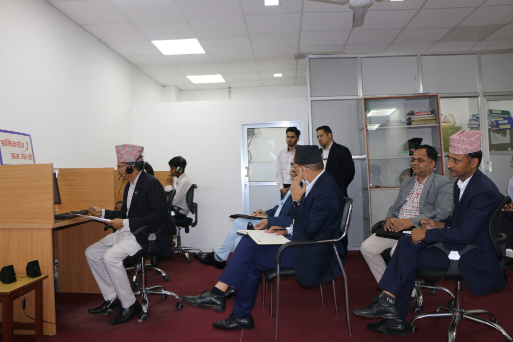 मन्त्रीसँग श्रमिकको गुनासो - 'क्यानाडा लैजाने भन्दै छ लाख ठगे'