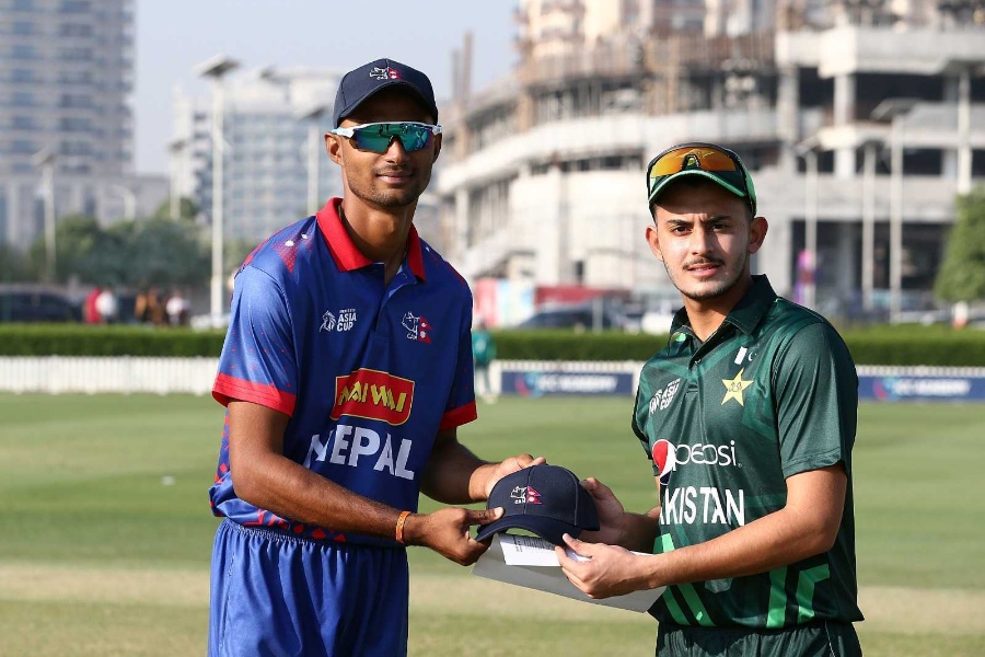 पाकिस्तानविरुद्ध पहिले ब्याटिङ गर्दै नेपाल