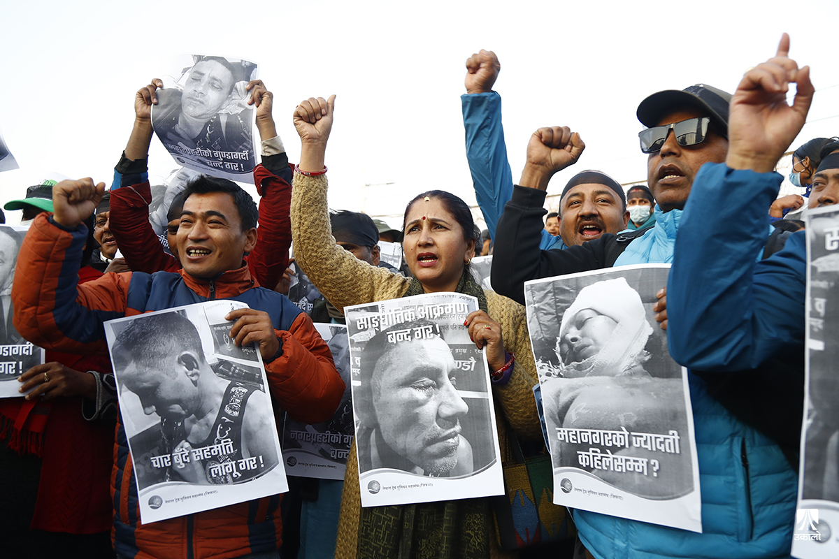 फुटपाथ व्यवसायीलाई ‘अपराधी’को व्यवहार, कानूनले नदिएको अधिकार किन जिकिर गर्छन् बालेन शाह?