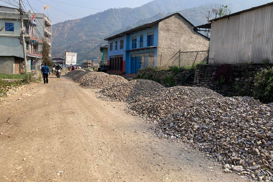 २ पटक म्याद सकियो, भएन कालोपत्रे