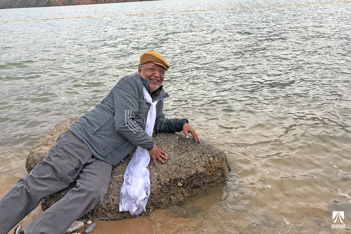 क. केशर पहाडीले ‘येलो रिभर’ तरे 