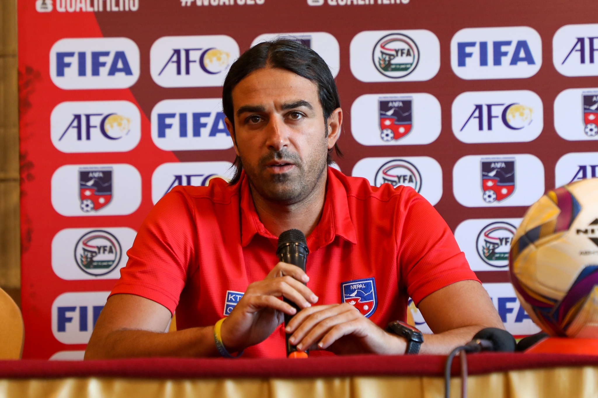 मुख्य प्रशिक्षक एनिसको कार्यकाल साढे ३ महिना थप