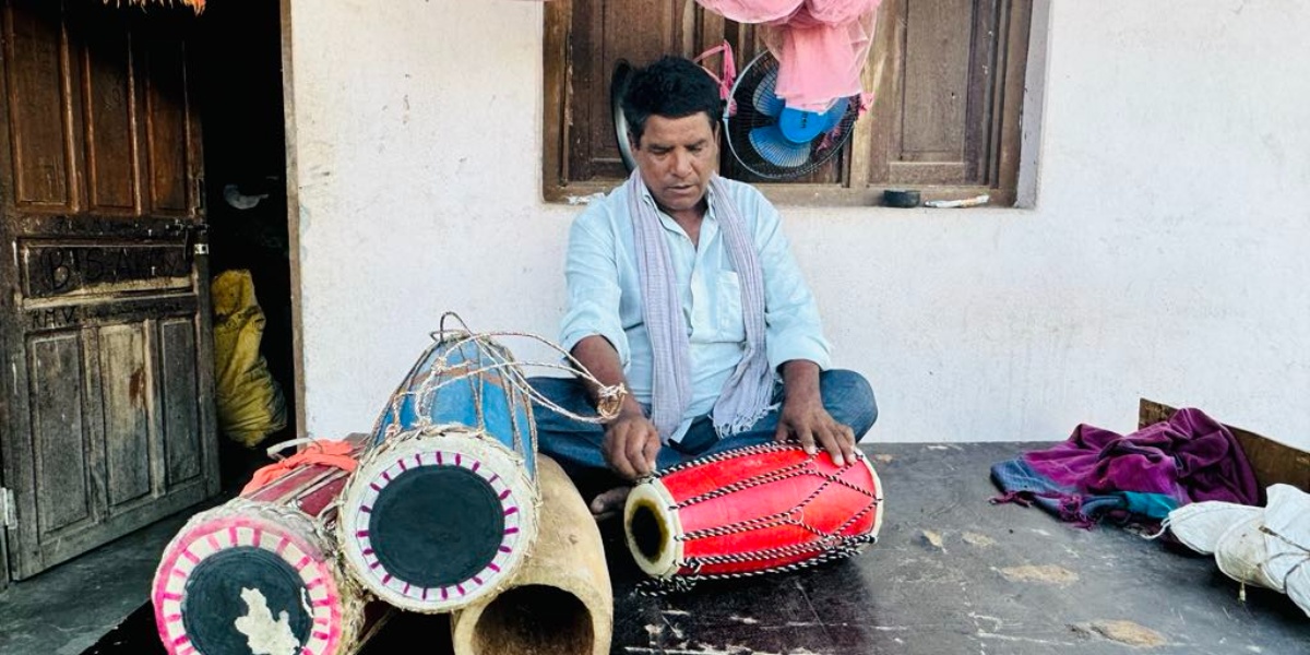 ‘पहिले मादलको माग धान्न सकिँदैनथ्यो, अहिले बिक्री नै हुँदैन’ 