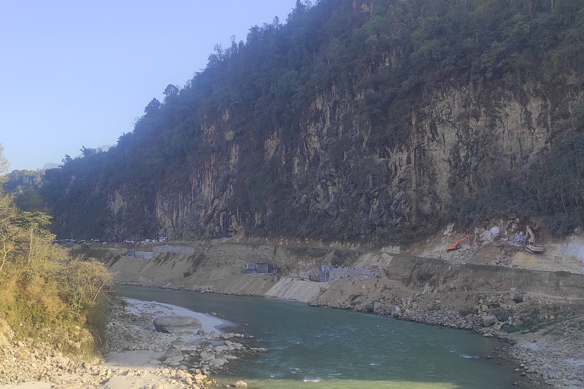 पृथ्वी राजमार्गको अवरोध हट्यो