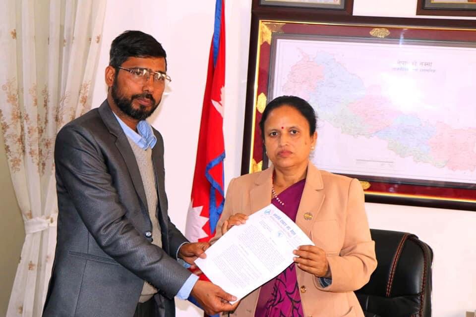 श्रमजीवी पत्रकार संघले सञ्चारमन्त्रीलाई बुझायो नौ बुँदे अधिकारपत्र