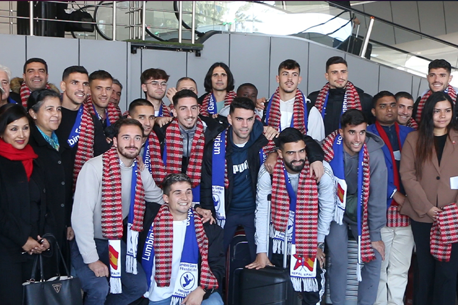 स्पेनिस पूर्वखेलाडी रुबेन डे ला रेड र युलियो सालिनास नेपालमा