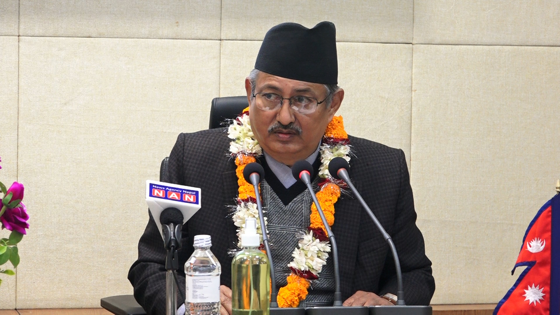 नयाँ सरकार बन्ने प्रक्रियालाई सहजतापूर्वक लिएका छौँ : बालकृष्ण खाँण