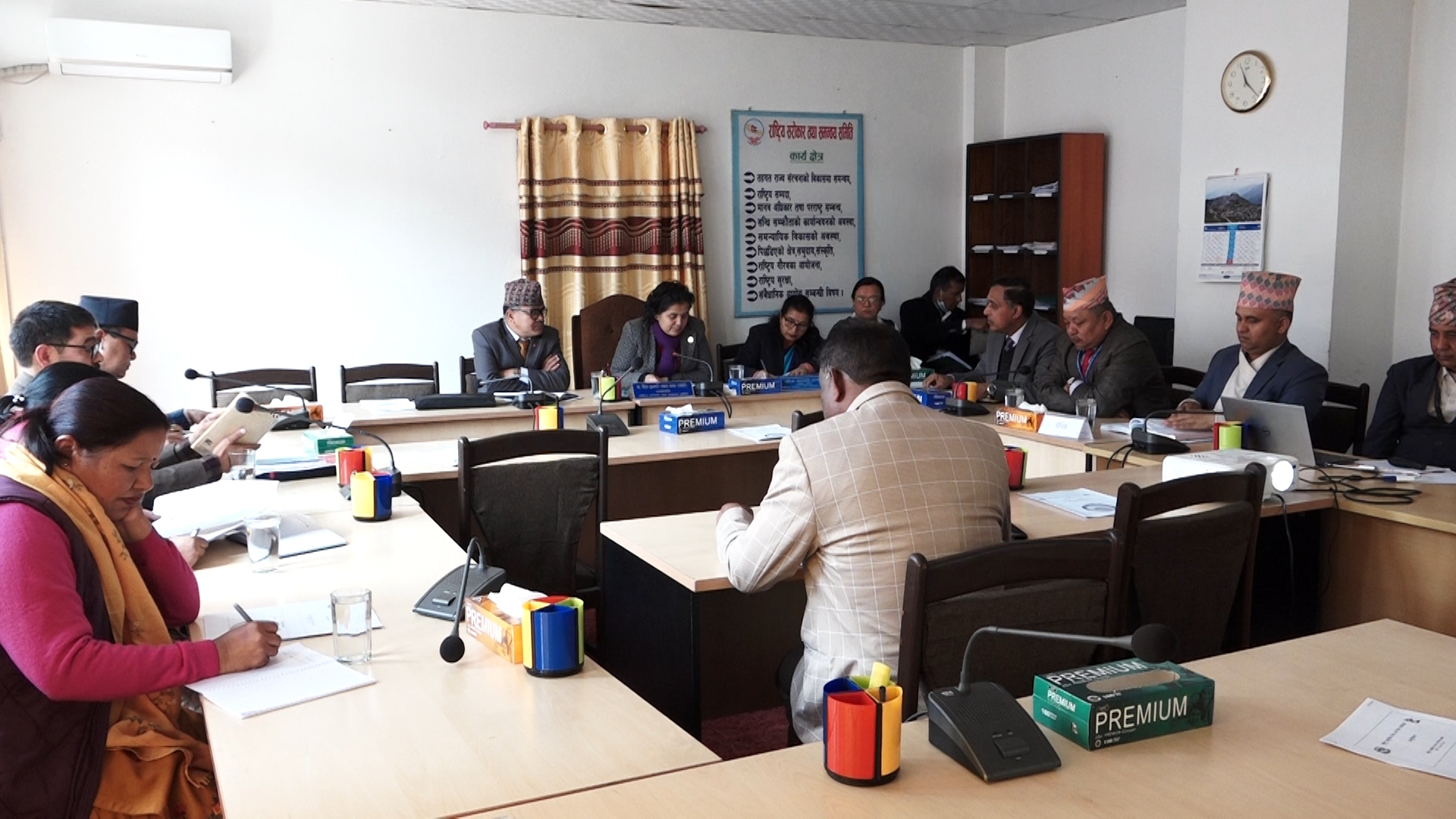 वित्त आयोगका अध्यक्षको प्रश्न– सिंहदरबारबाटै योजना तोक्ने हो भने प्रदेश र स्थानीय सरकार किन चाहियो?