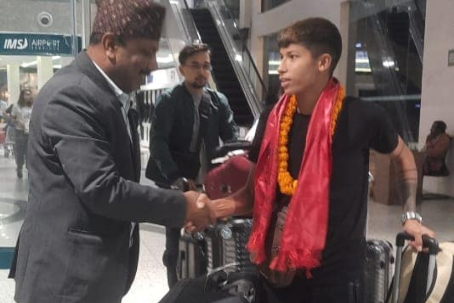 इजरायलबाट फर्किइन् सावित्रा