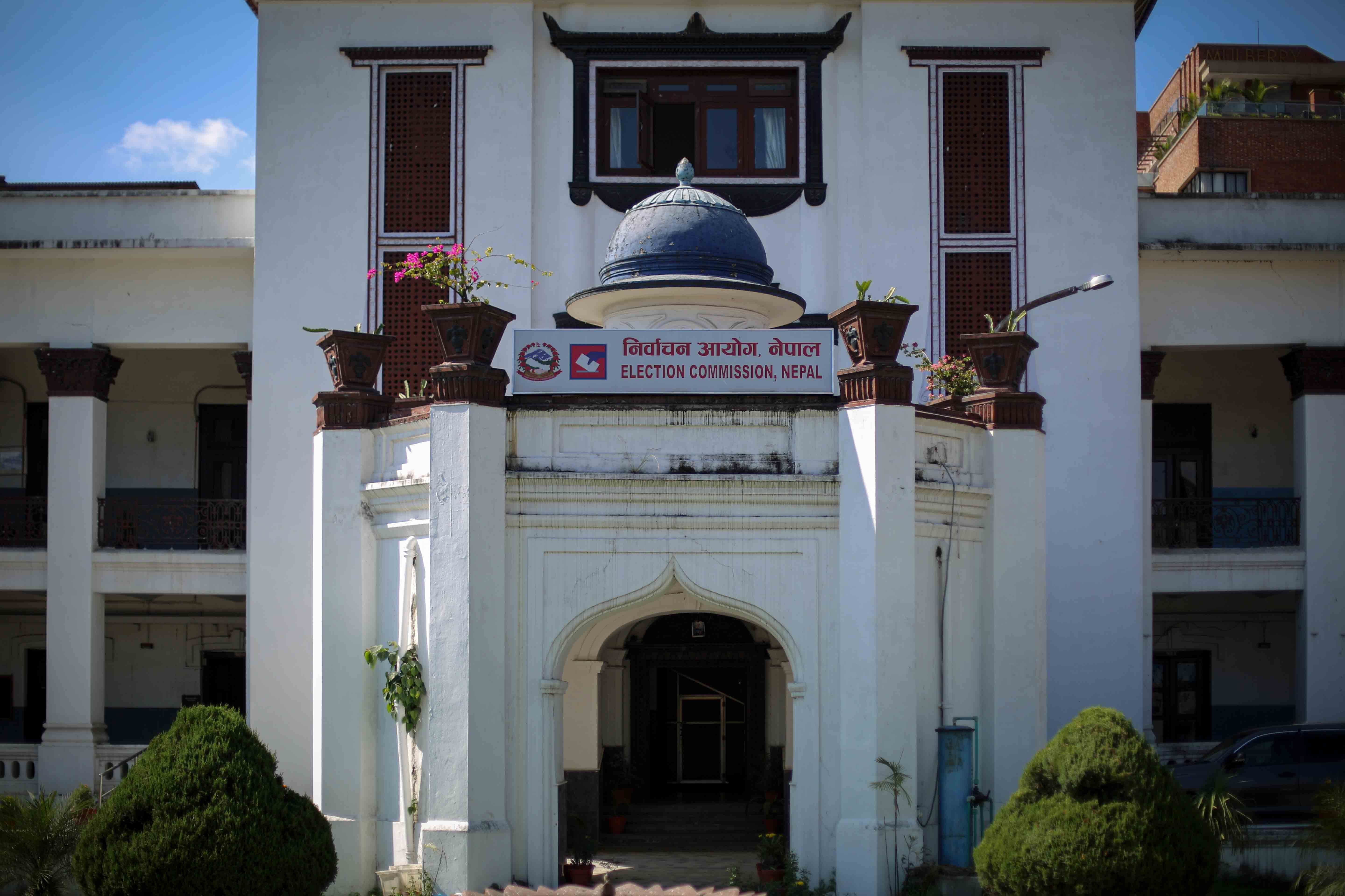 सामान्य विवादमा मतदान स्थगित नगर्न मतदान अधिकृतलाई आयोगको निर्देशन