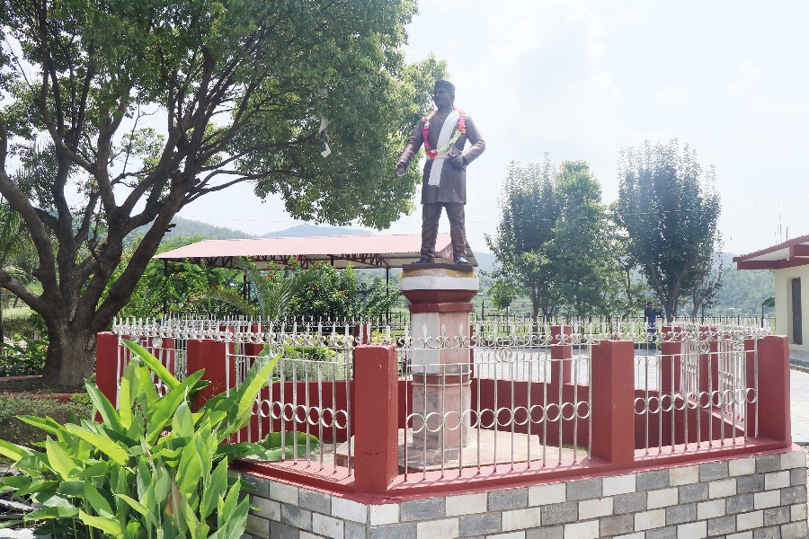 २१०औँ भानुजयन्ती मनाइँदै, चुँदीरम्घालाई पर्यटकीयस्थल बनाउने योजना अलपत्र