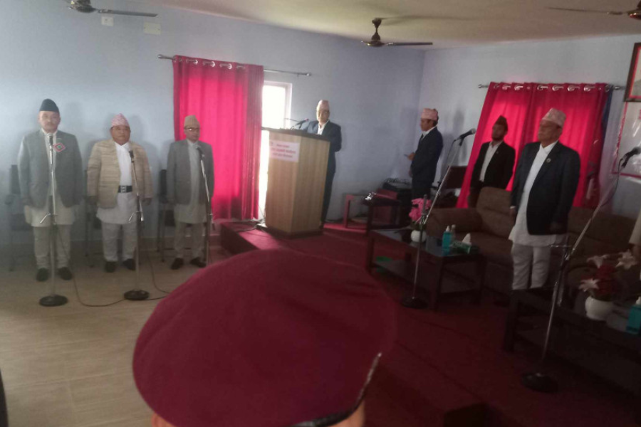 कोशीका मुख्यमन्त्री थापाले लिए शपथ, सभामुख छाडेका गौतम पनि मन्त्री