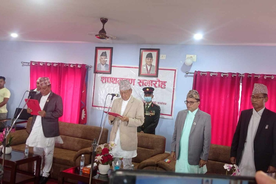 कोशीका मुख्यमन्त्री थापाले लिए शपथ, सुनुवार र जबेगु मन्त्री नियुक्त