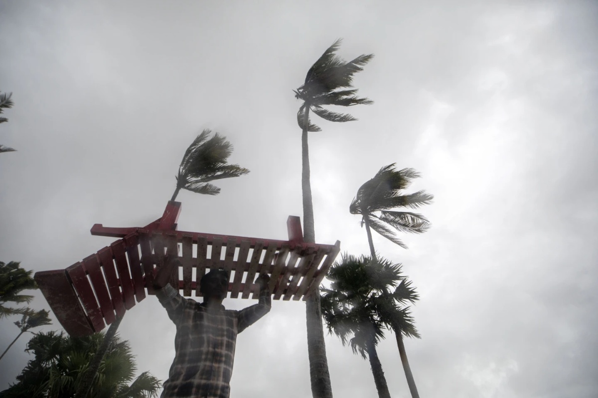 बंगालको खाडीबाट शक्तिशाली आँधी आउने चेतावनीपछि लाखौँ मानिसलाई सारियो सुरक्षित स्थानमा