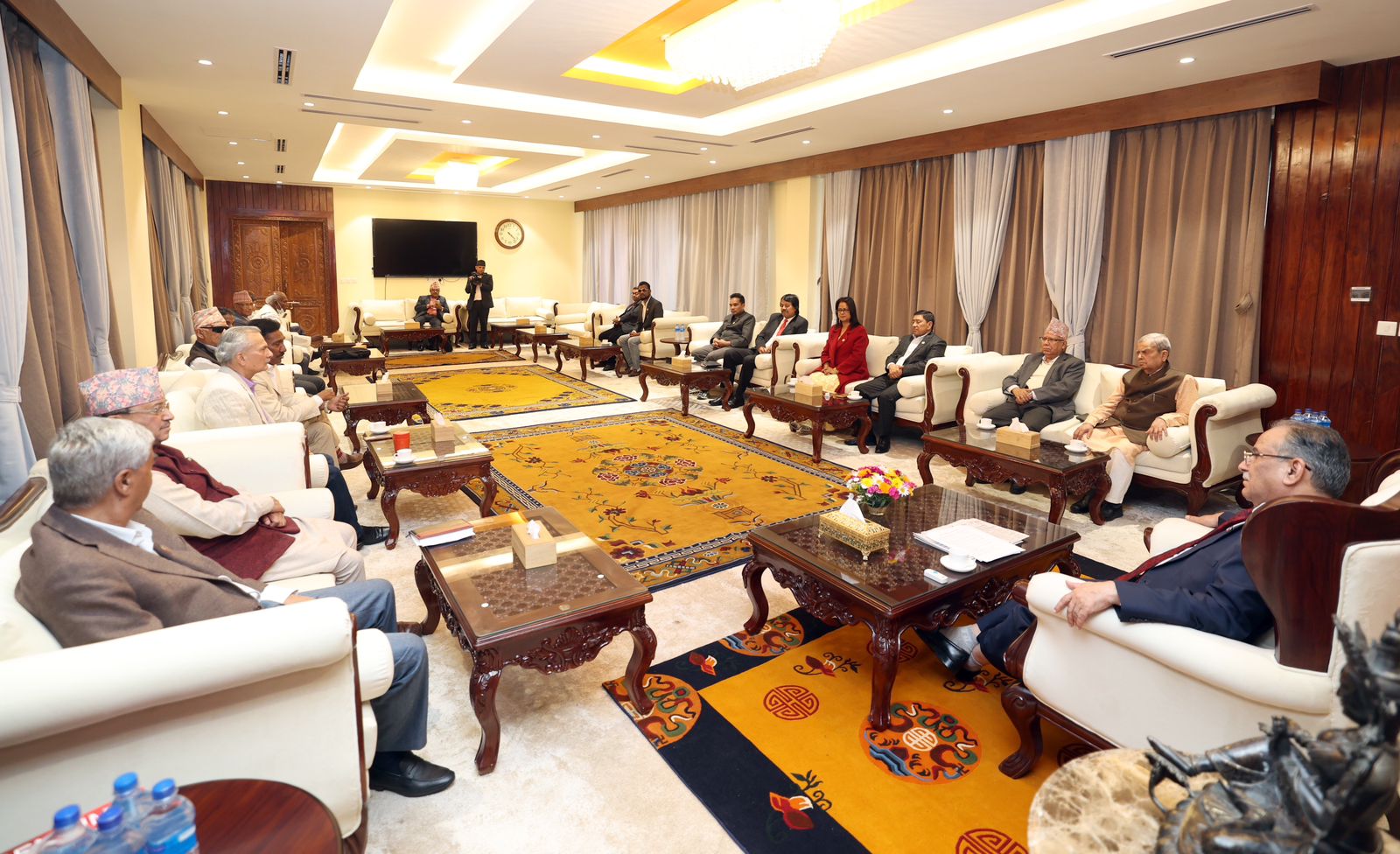 गठबन्धनको बैठकमा मन्त्रालय भागबन्डाले प्रवेश पाएन, न्यूनतम साझा कार्यक्रमको मस्यौदा पेस