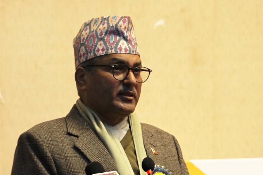 राष्ट्र बैंकले मौद्रिक नीति बनाउँदा क्षमताभन्दा ठूलो भारी बोक्न सक्दैन: गभर्नर अधिकारी