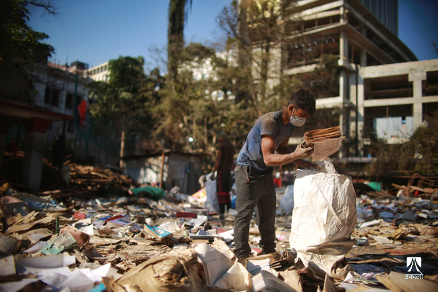 केशरमहल परिसरमा किन असरल्ल पारिए पुराना कागजात? पुस्तकालय भन्छ– हाम्रो होइनन्