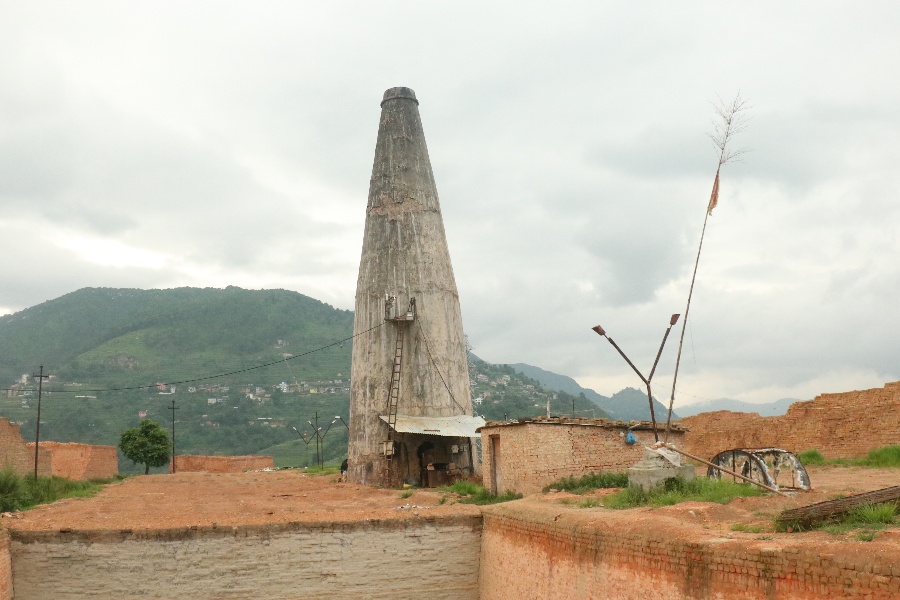 बुंगतीको ७० लाख इँटा बिक्री भएन, उद्योग नै संकटमा