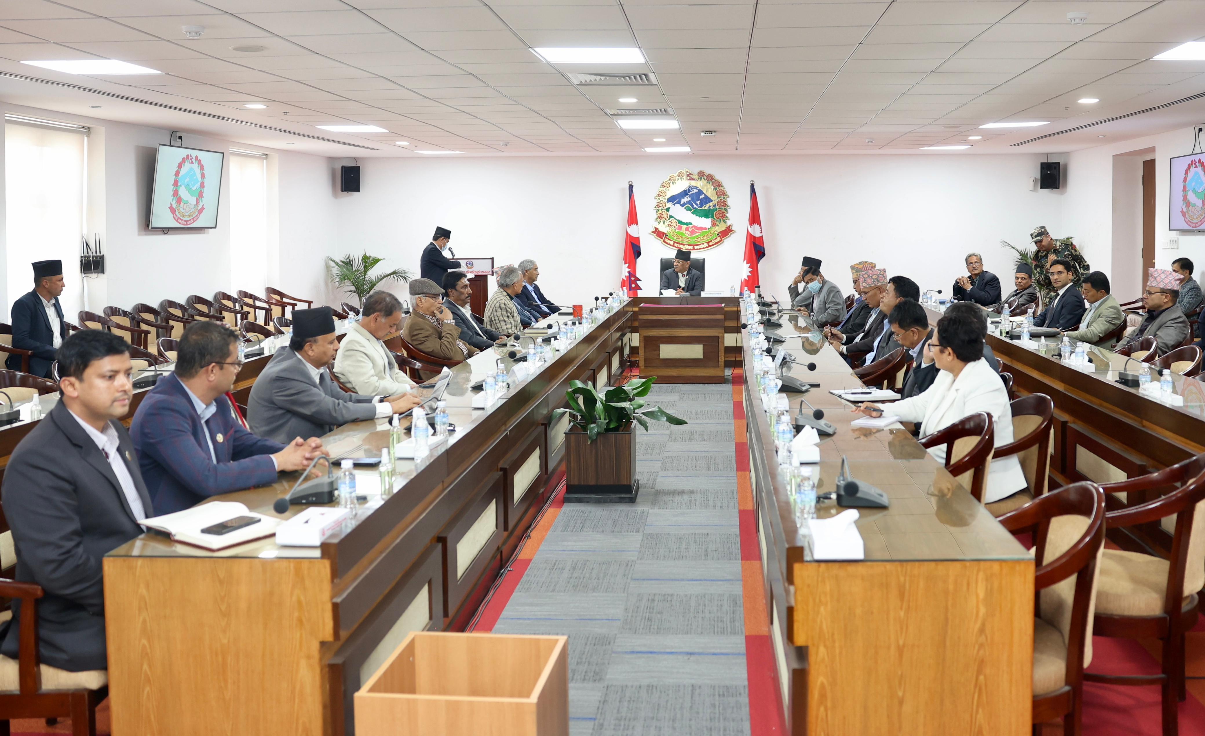 गणतन्त्रलाई मजबुत बनाउन भूमिका खेल्ने शीर्ष नेताको प्रतिबद्धता