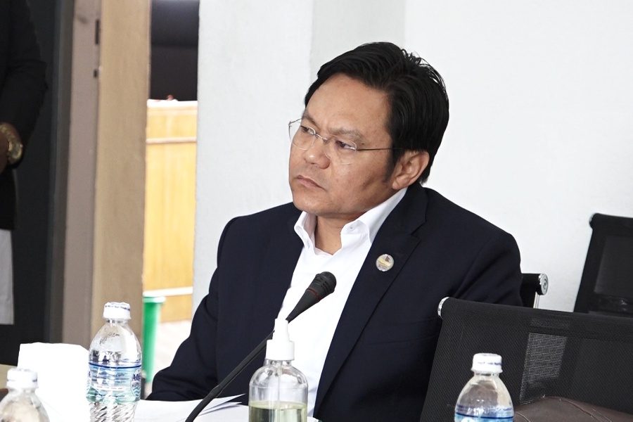 मन्त्री किराती भन्छन्– मन्त्री, संसद् अरूले नै चलाउँदो रहेछ